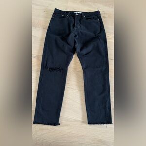 Levi’s women’s wedgie black distressed denim size 31
